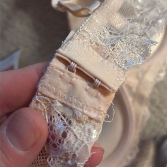 NWT Rene Rofe Lace Padded Bra in Cream - Picture 7 of 9